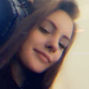 Meet your Posher, Courtney